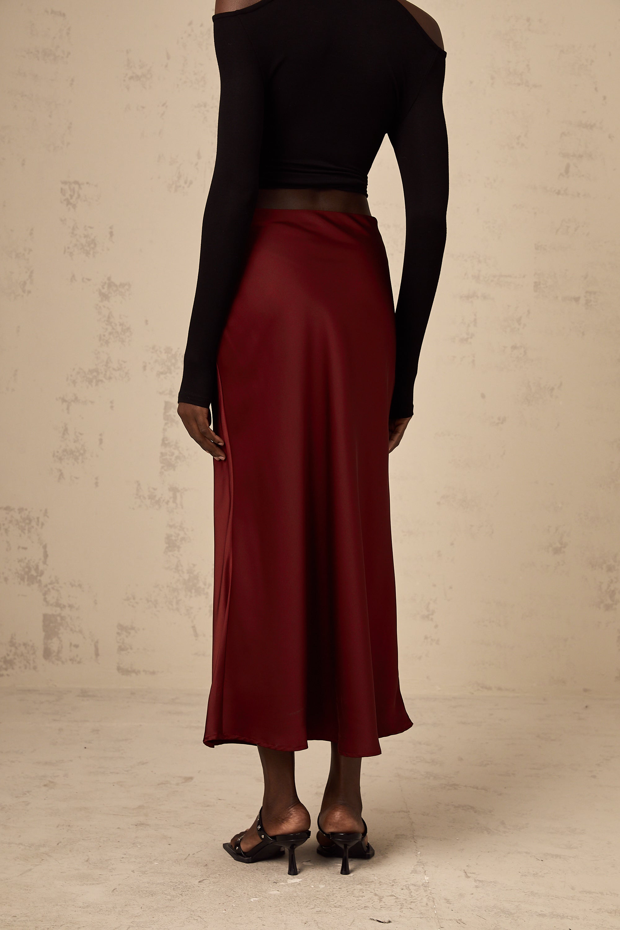 Vanessa | flared satin skirt